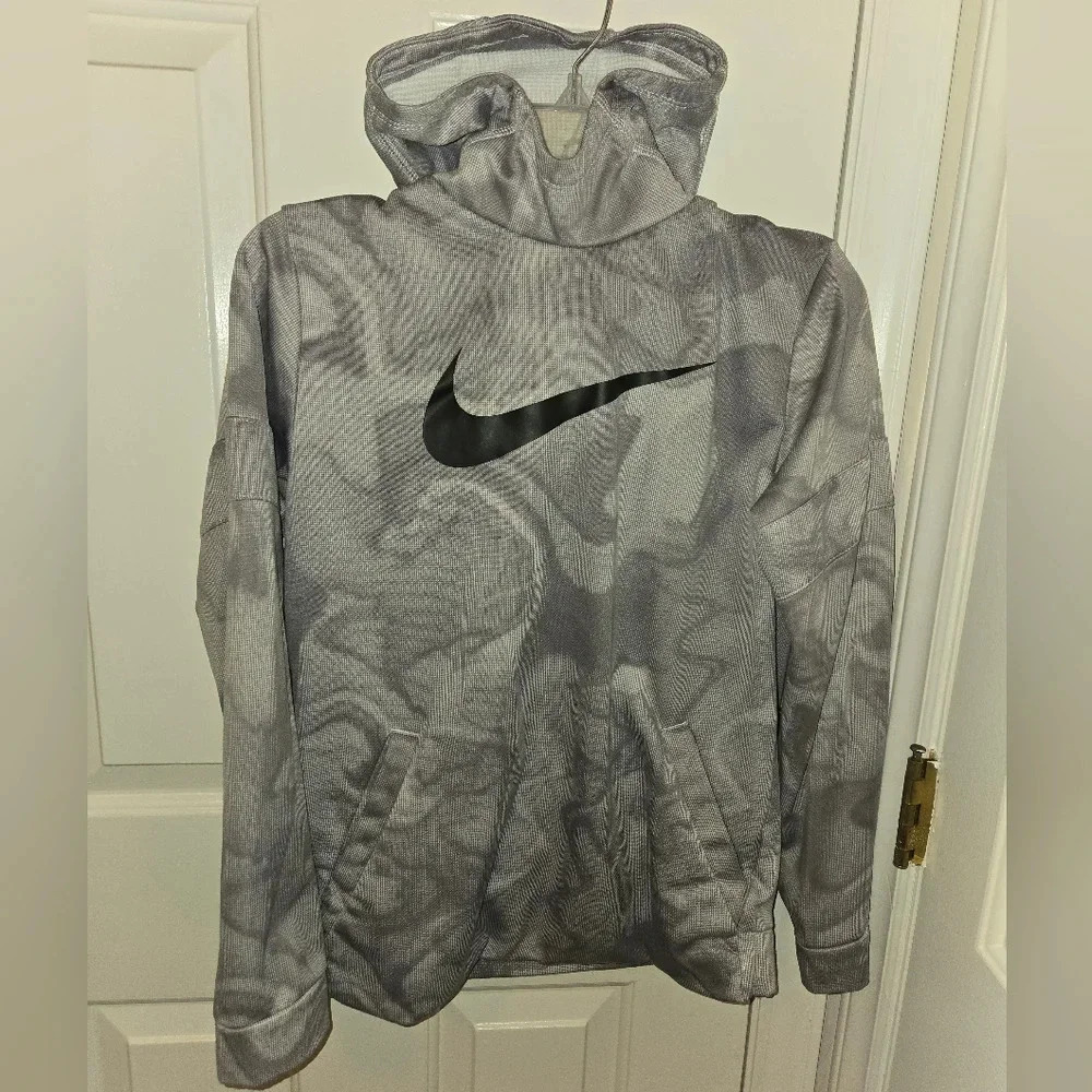 Nike gray camo Dri-fit hoodie sweatshirt, youth XL